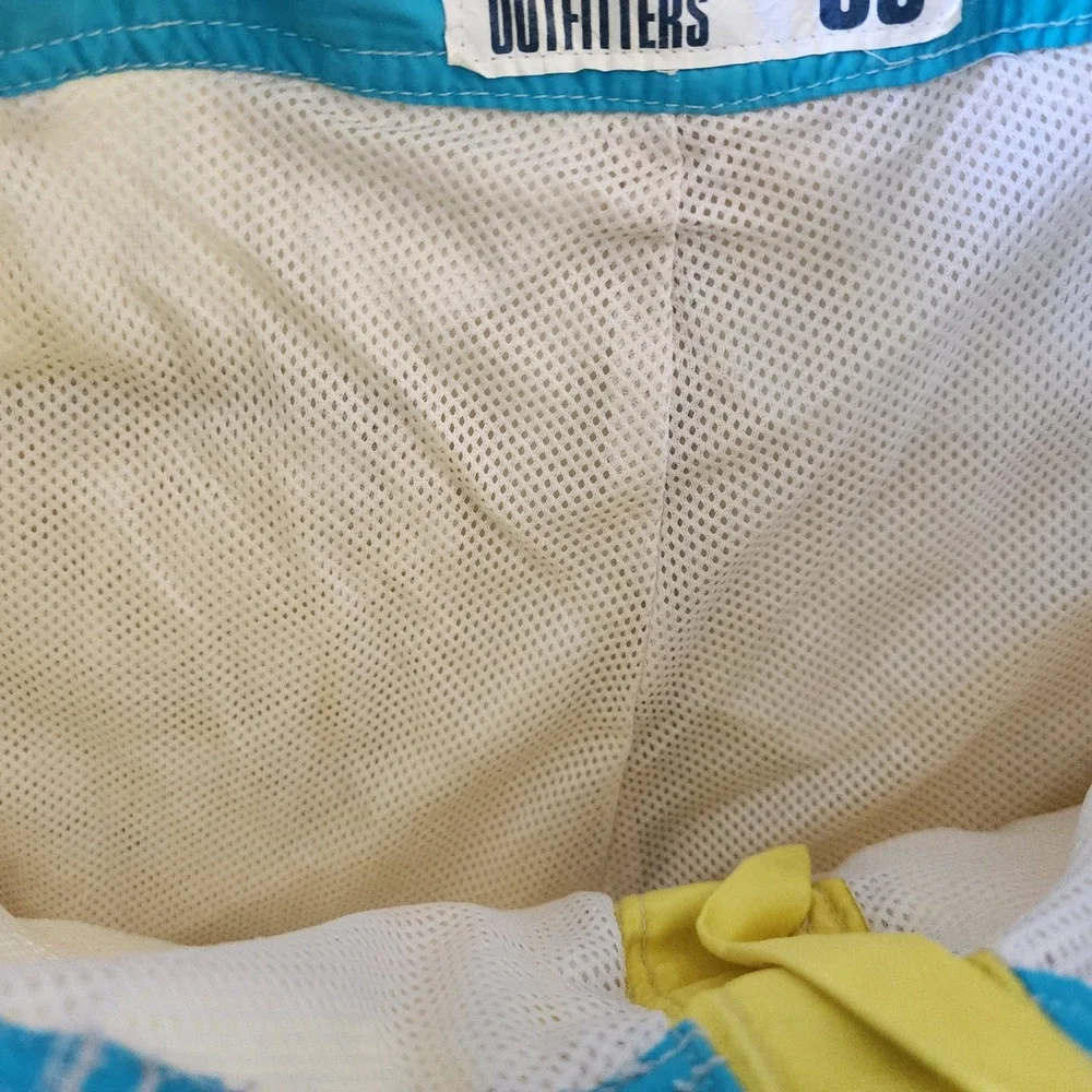 American Eagle Yellow Ombre Eagle Graphic Board Shorts Mens 30 Swim Trunks
